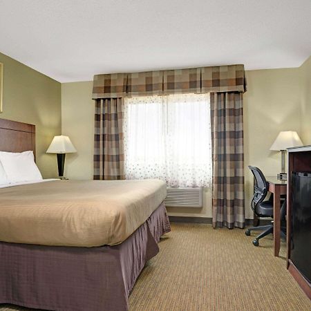 Super 8 By Wyndham Monticello Otel Dış mekan fotoğraf