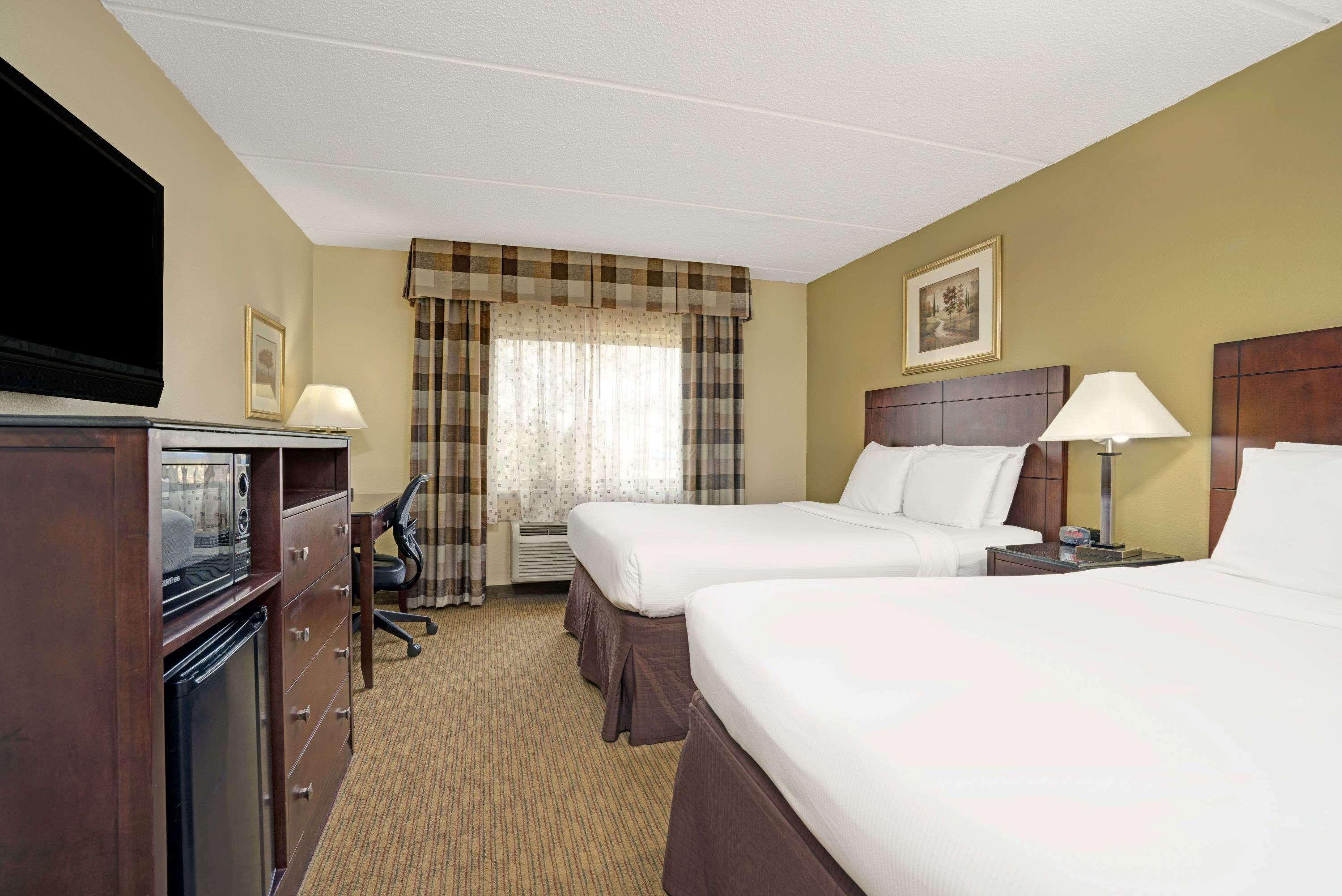 Super 8 By Wyndham Monticello Otel Dış mekan fotoğraf